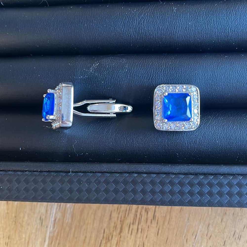 Cufflinks - Picture 2 of 3